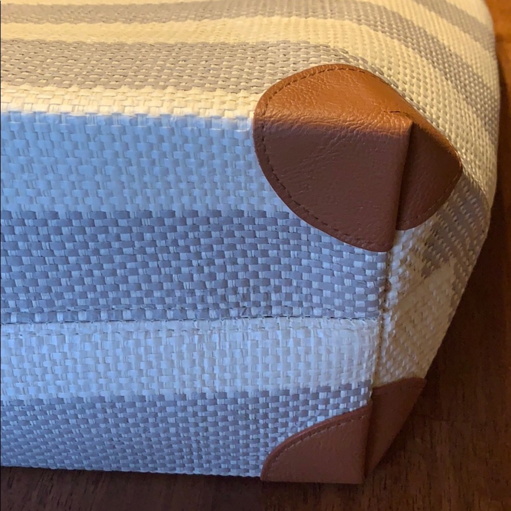 Woven Tote - Picture 4 of 9